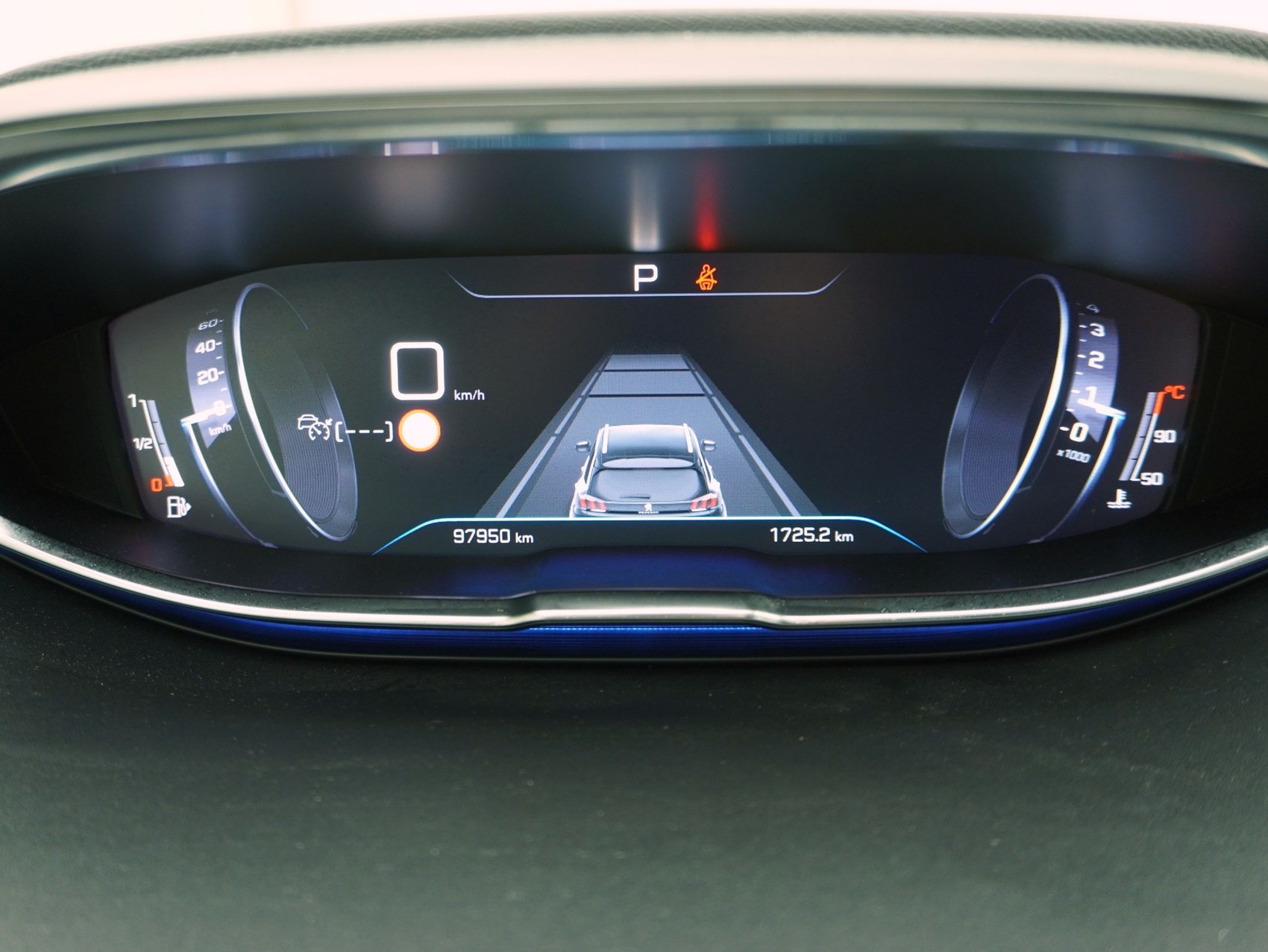 PEUGEOT 3008 1.5 BlueHDi GT Line-image-18
