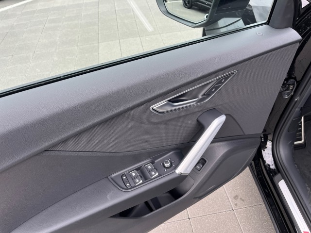 AUDI Q2 35 TFSI S line S-tronic-image-11