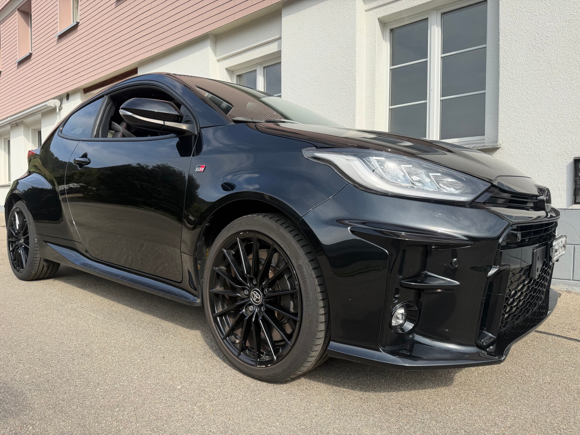 TOYOTA Yaris 1.6 GR Sport-image-1