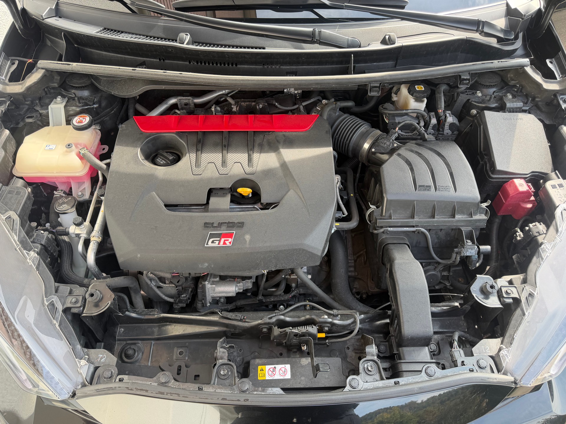 TOYOTA Yaris 1.6 GR Sport-image-12