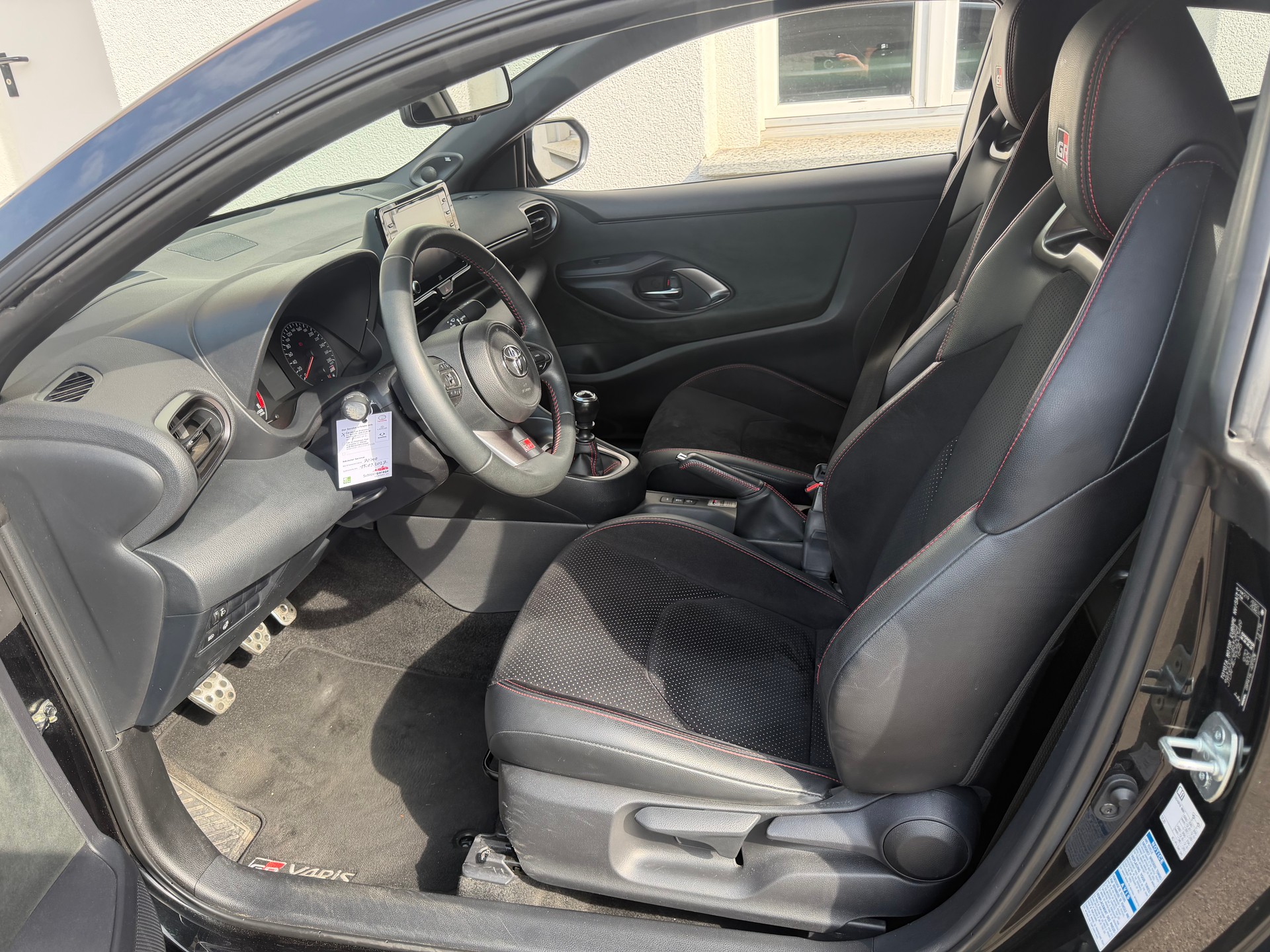 TOYOTA Yaris 1.6 GR Sport-image-8