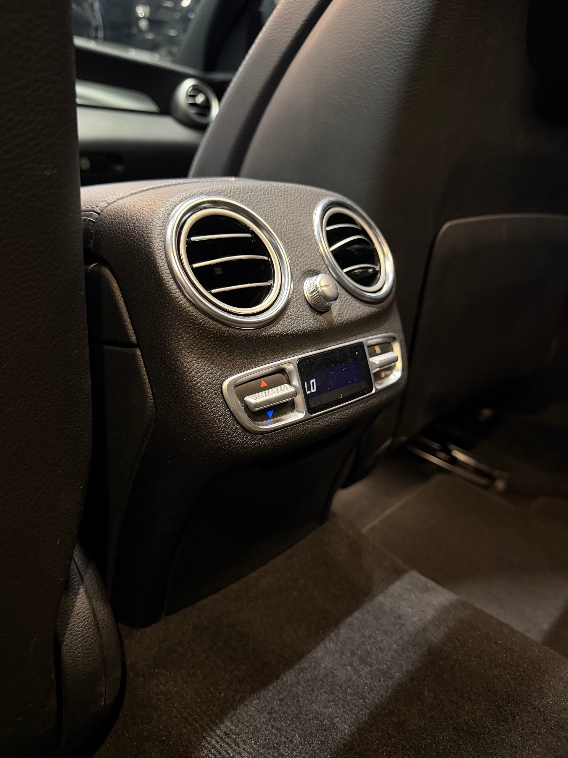 MERCEDES-BENZ C 400 AMG Line 4Matic 7G-Tronic *CH VHC*-image-12