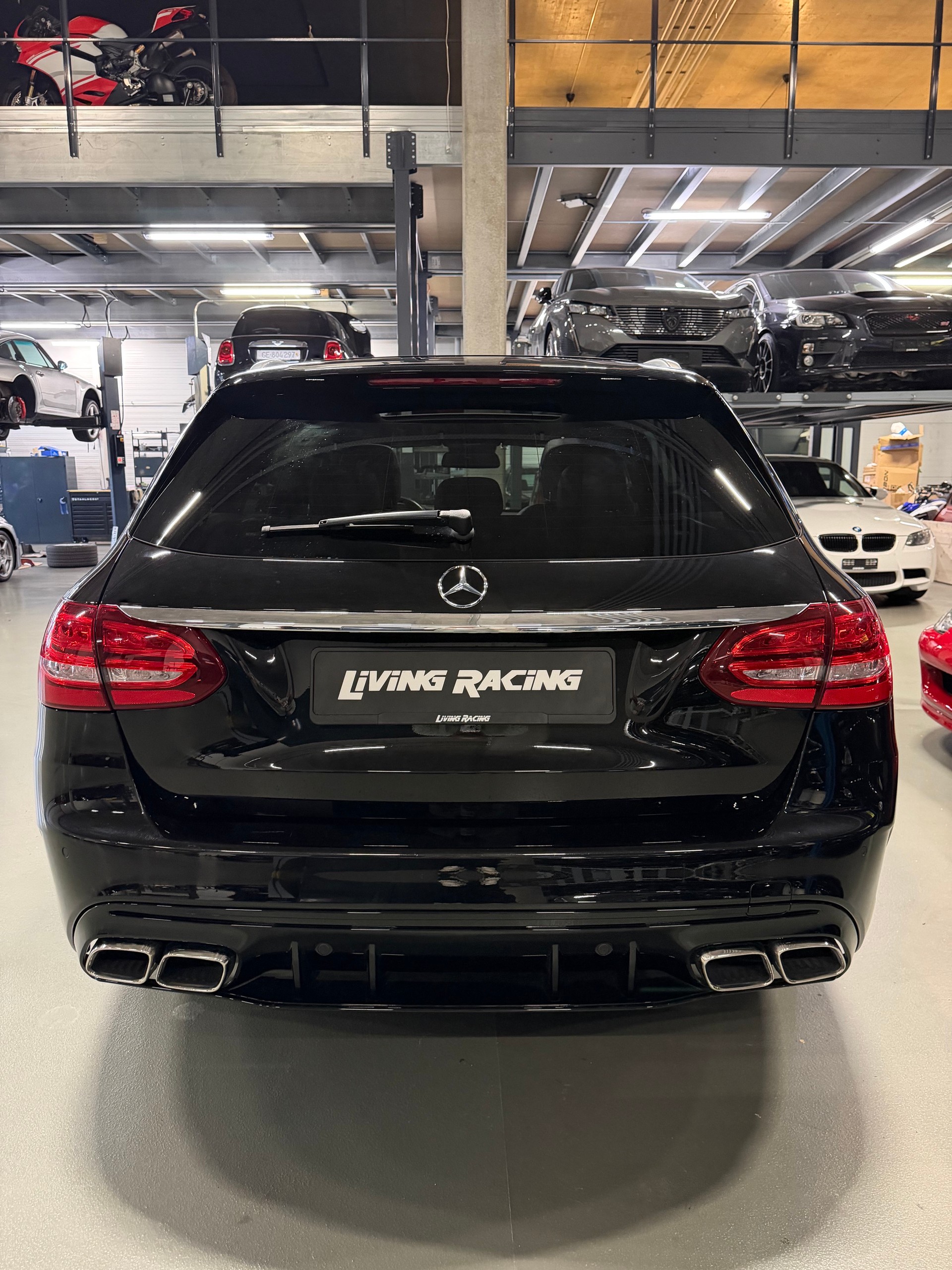 MERCEDES-BENZ C 400 AMG Line 4Matic 7G-Tronic *CH VHC*-showroom-element-3