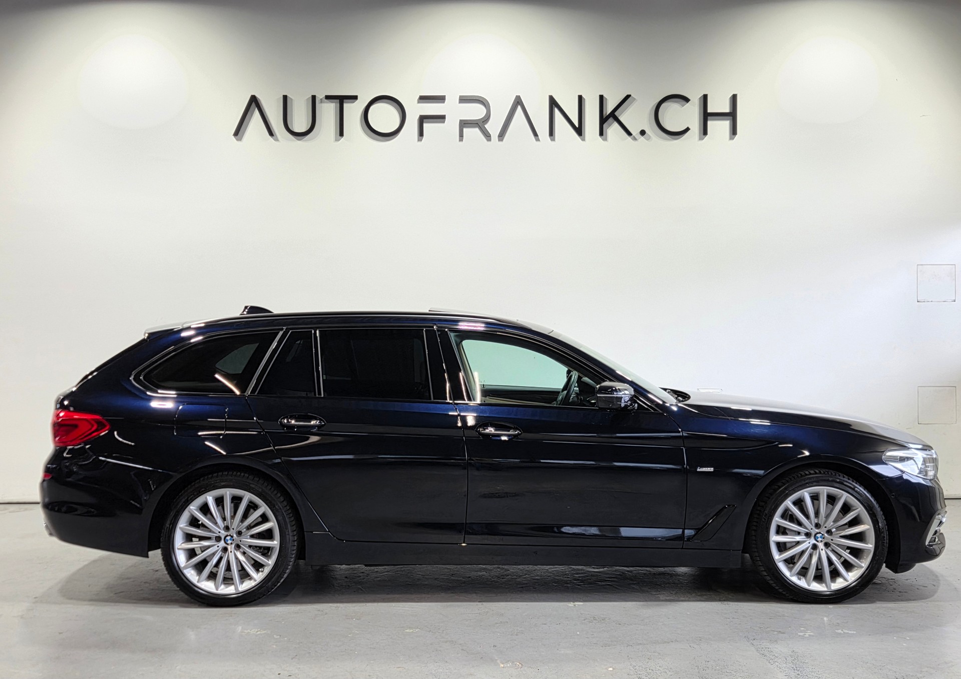 BMW 540d xDrive Touring Individual-image-5