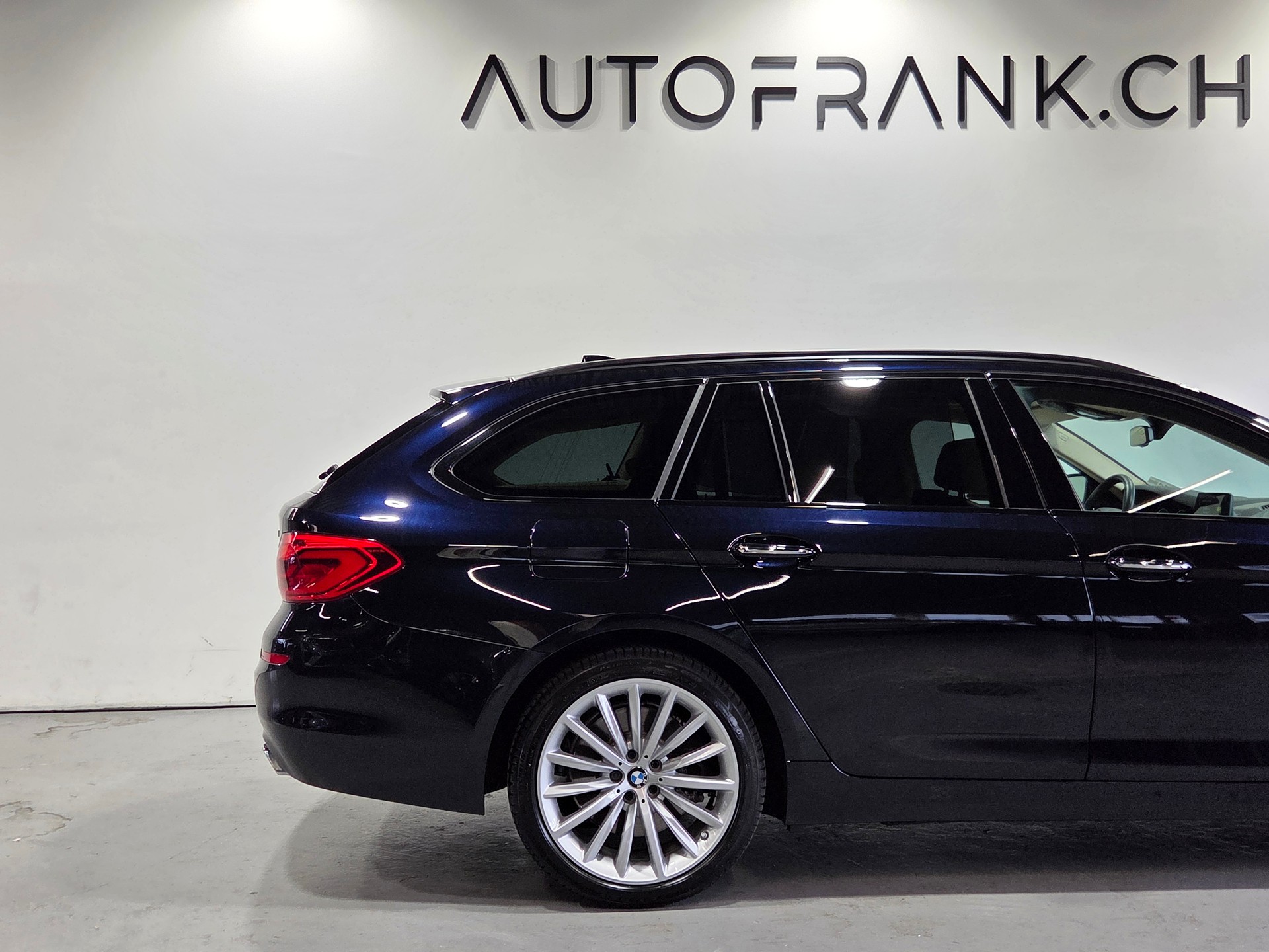 BMW 540d xDrive Touring Individual-image-6