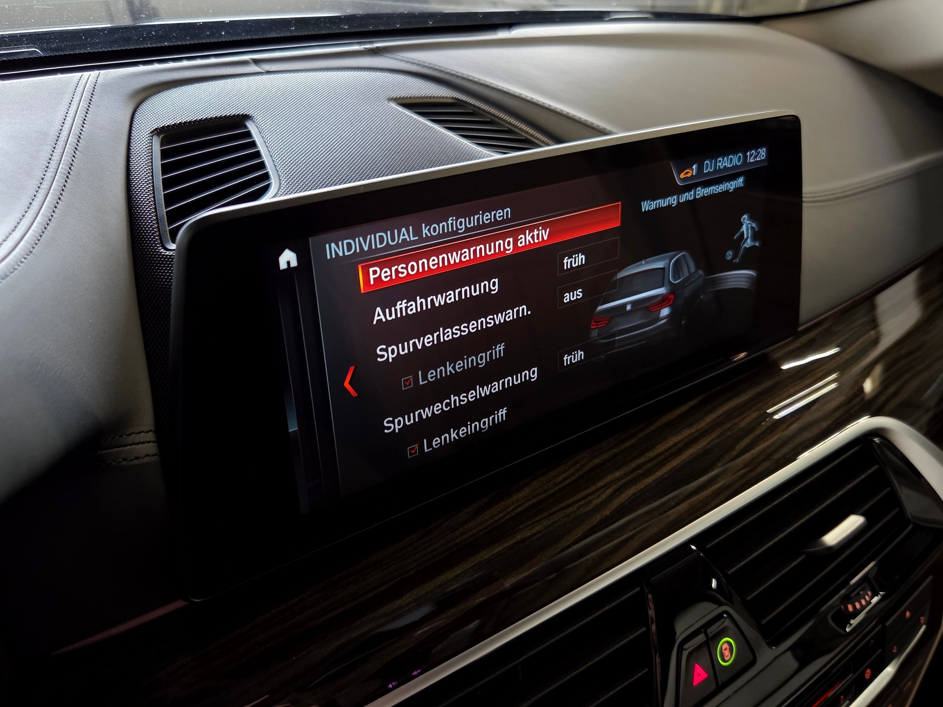 BMW 540d xDrive Touring Individual-image-26