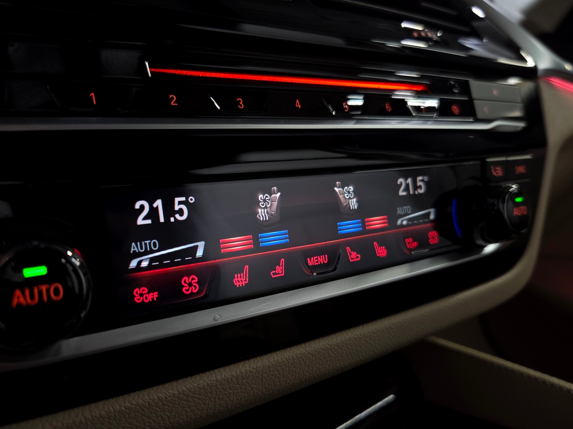 BMW 540d xDrive Touring Individual-image-12