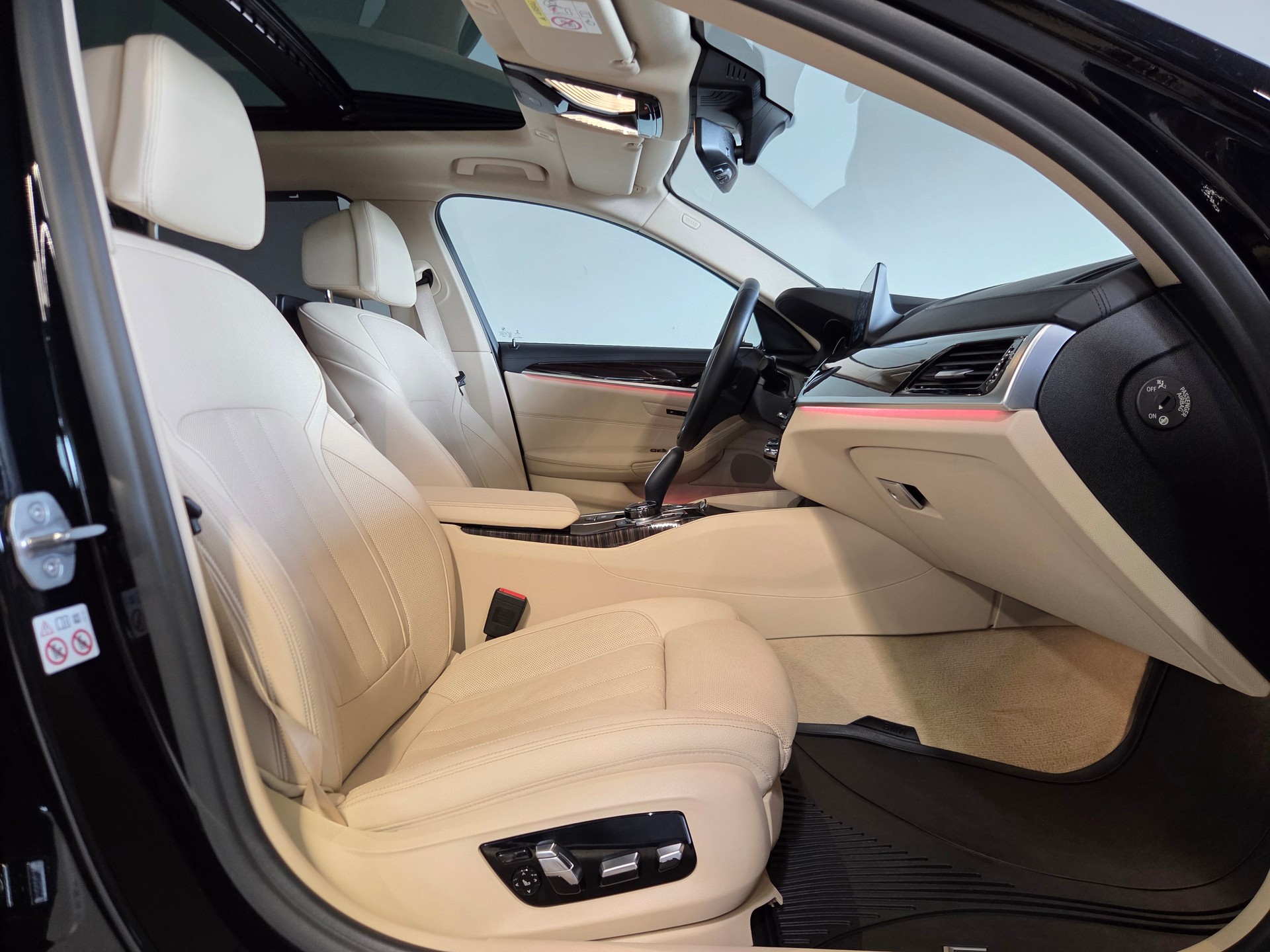 BMW 540d xDrive Touring Individual-image-17