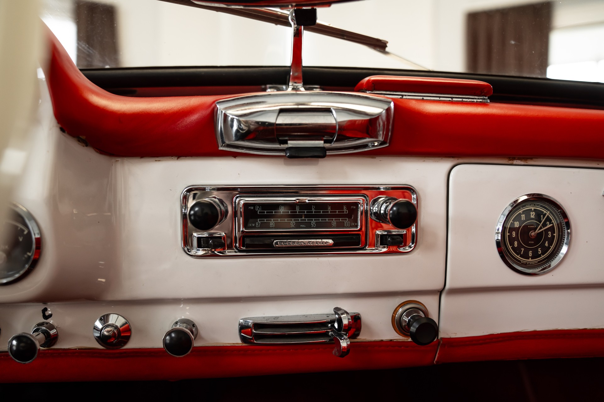 MERCEDES-BENZ 190 SL-image-21