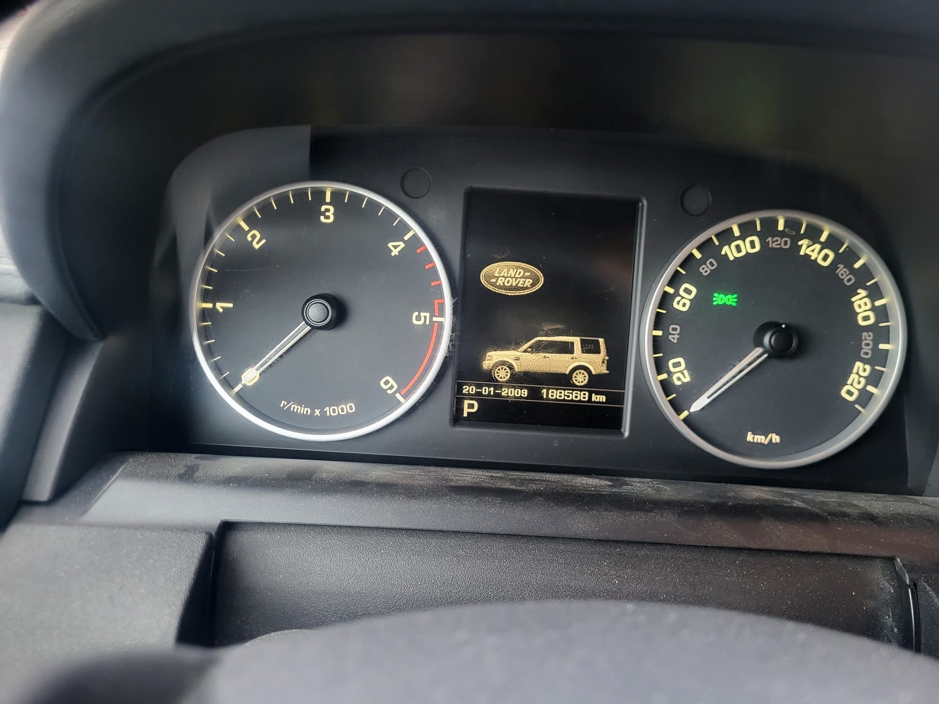 LAND ROVER Discovery 3.0 SDV6 SE Automatic-image-7