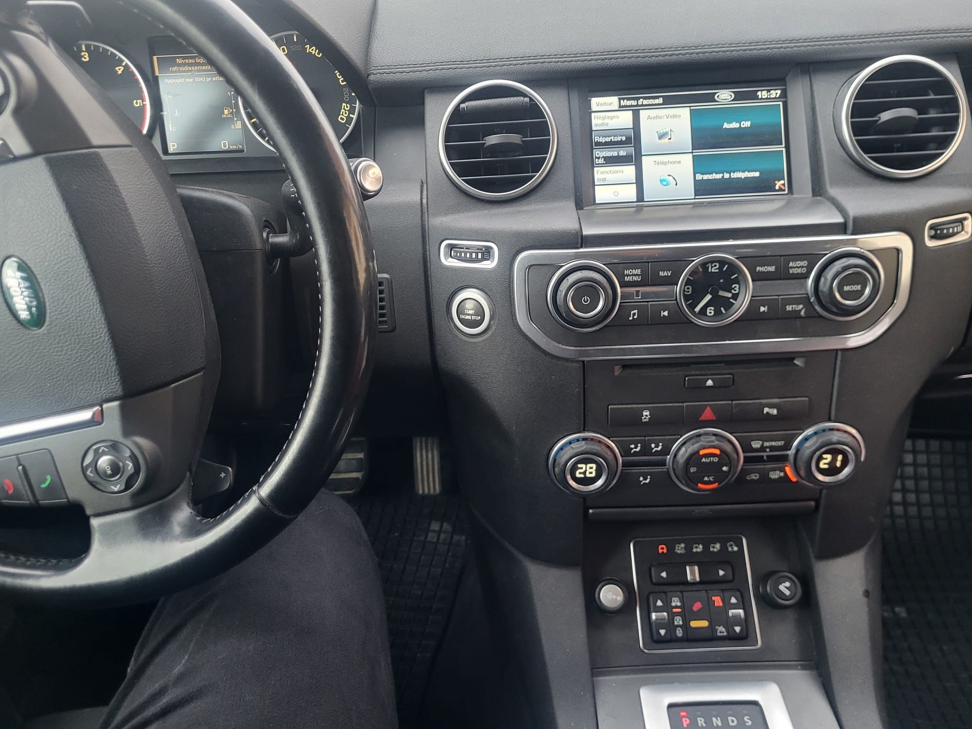 LAND ROVER Discovery 3.0 SDV6 SE Automatic-image-6