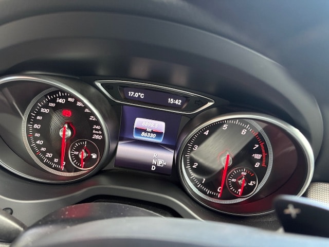 MERCEDES-BENZ CLA Shooting Brake 200 Night Star 7G-DCT-image-9
