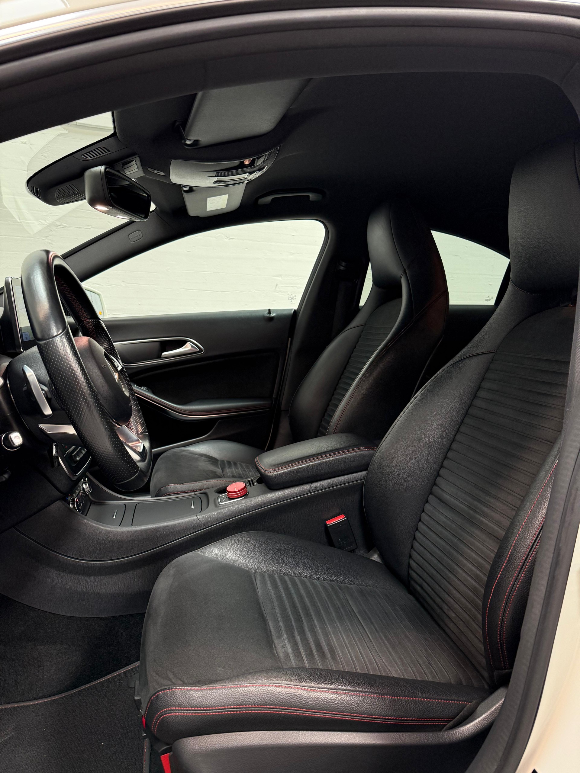 MERCEDES-BENZ CLA 200 AMG Line 7G-DCT Limited White Black Performance mit 2Jahre Garantie opt-image-11