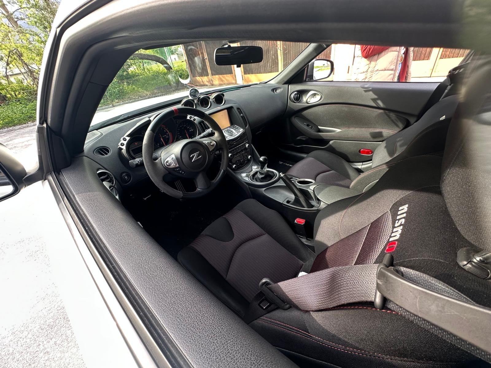 NISSAN 370 Z nismo-image-12