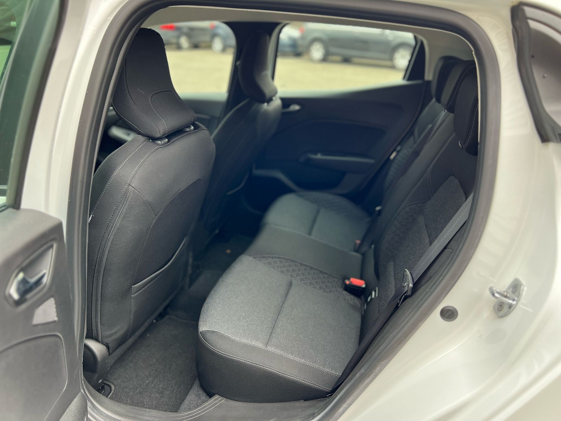 RENAULT Clio 1.0 Zen CVT-image-14