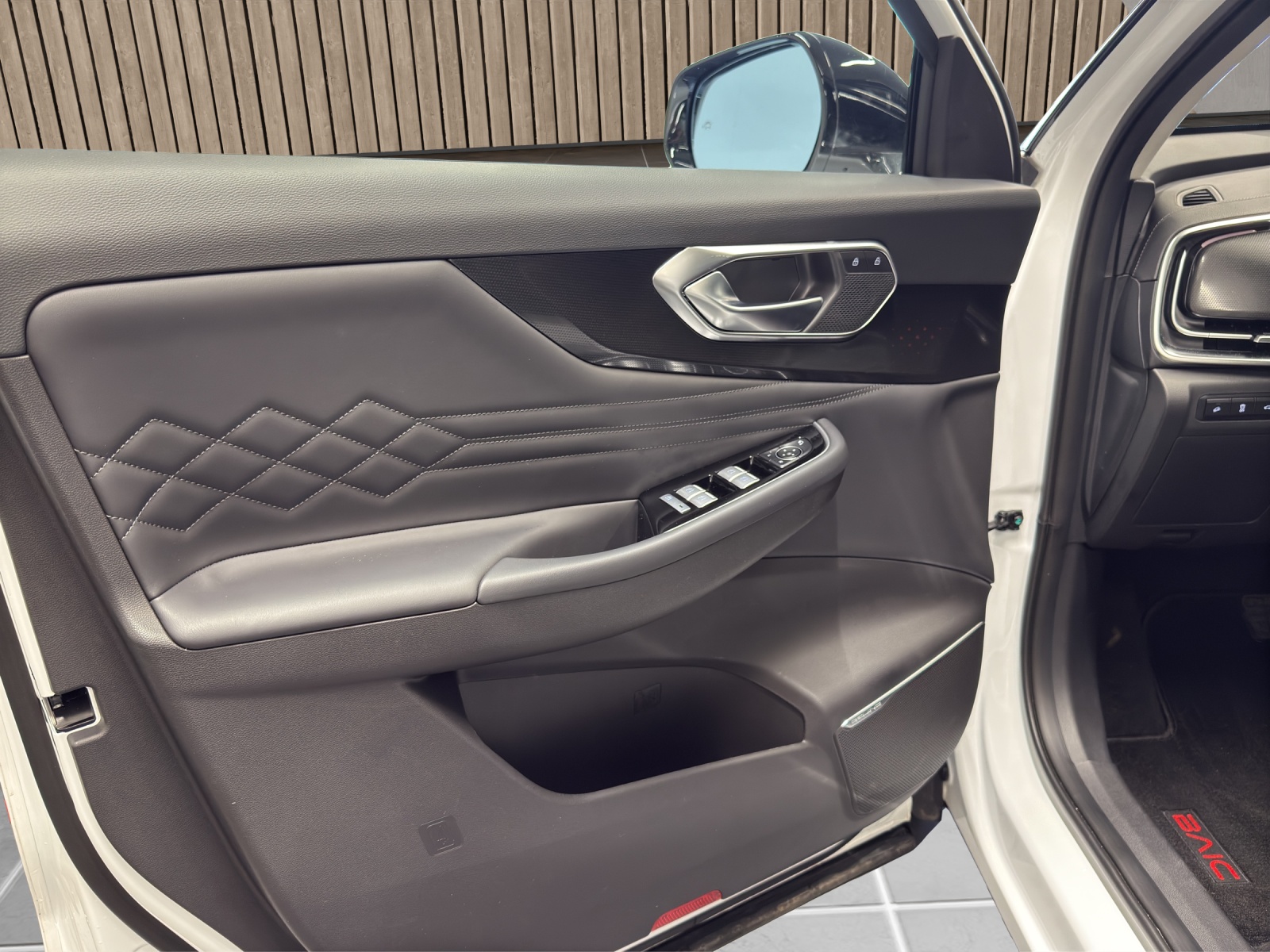 BAIC X7 1.5 Luxury, Neuheit, CH-Fahrzeug! Auch andere Farben!-image-12