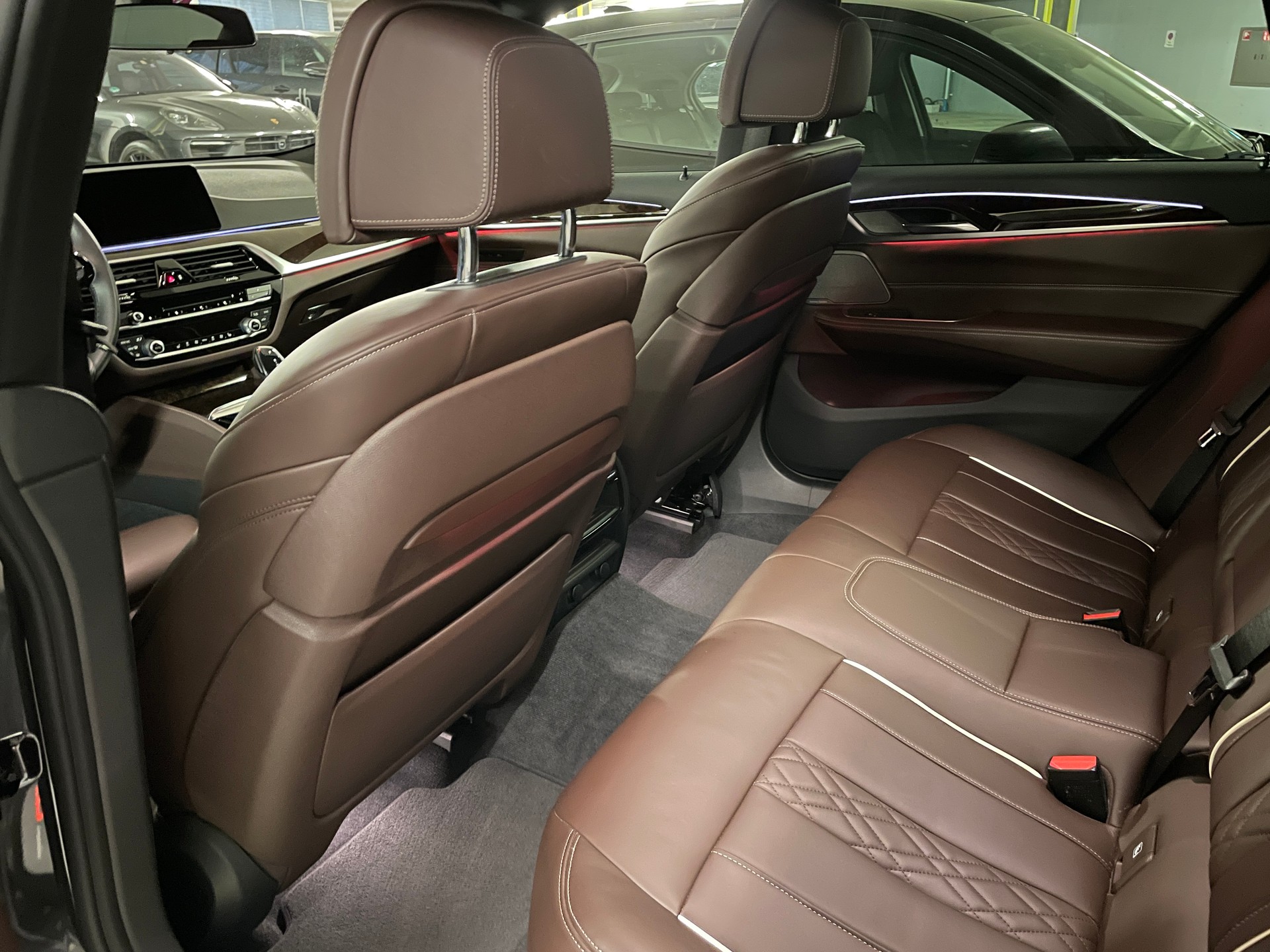 BMW 640i GT xDrive Luxury Line Steptronic-image-5