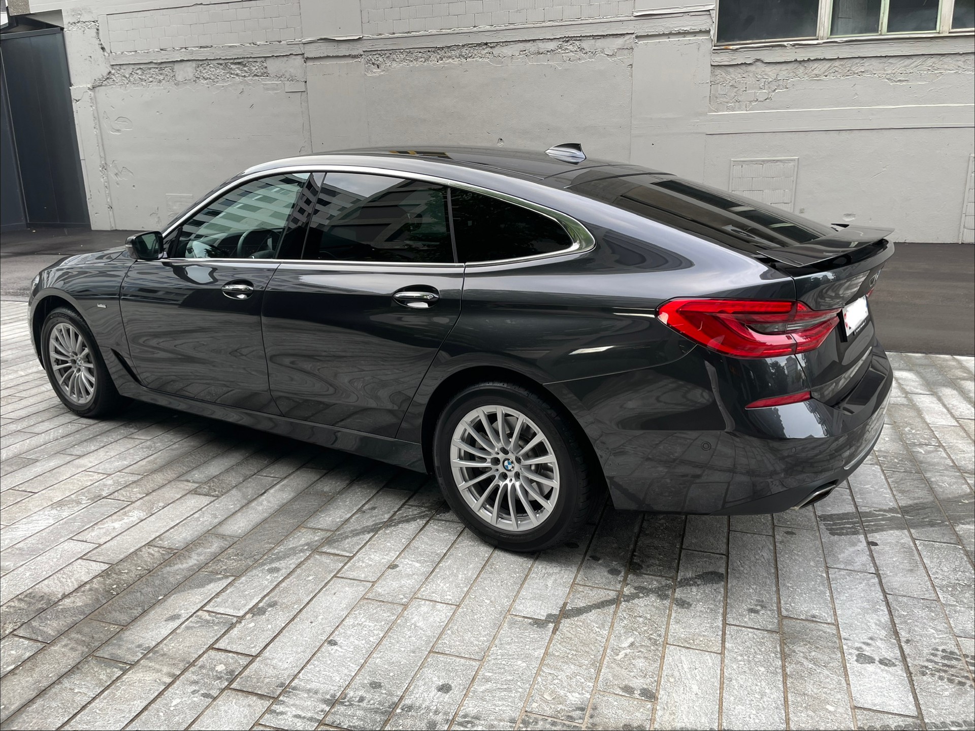 BMW 640i GT xDrive Luxury Line Steptronic-image-2