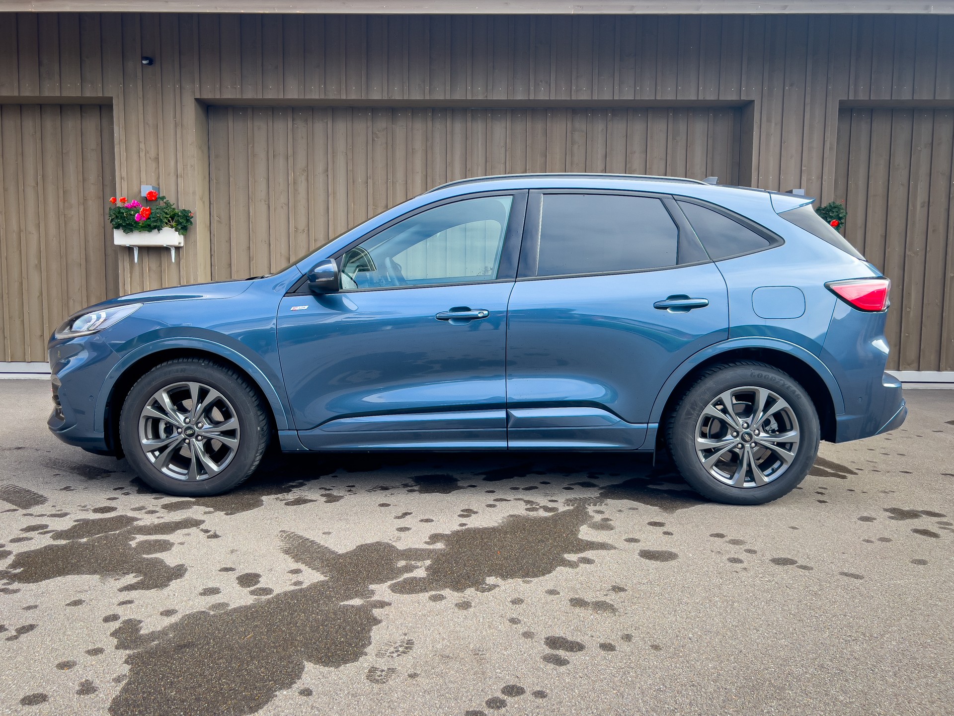 FORD Kuga 2.0 TDCi ST-Line 2WD Automat-image-2