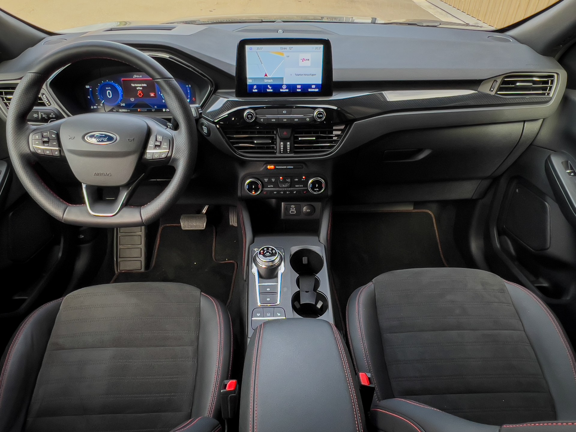 FORD Kuga 2.0 TDCi ST-Line 2WD Automat-image-6