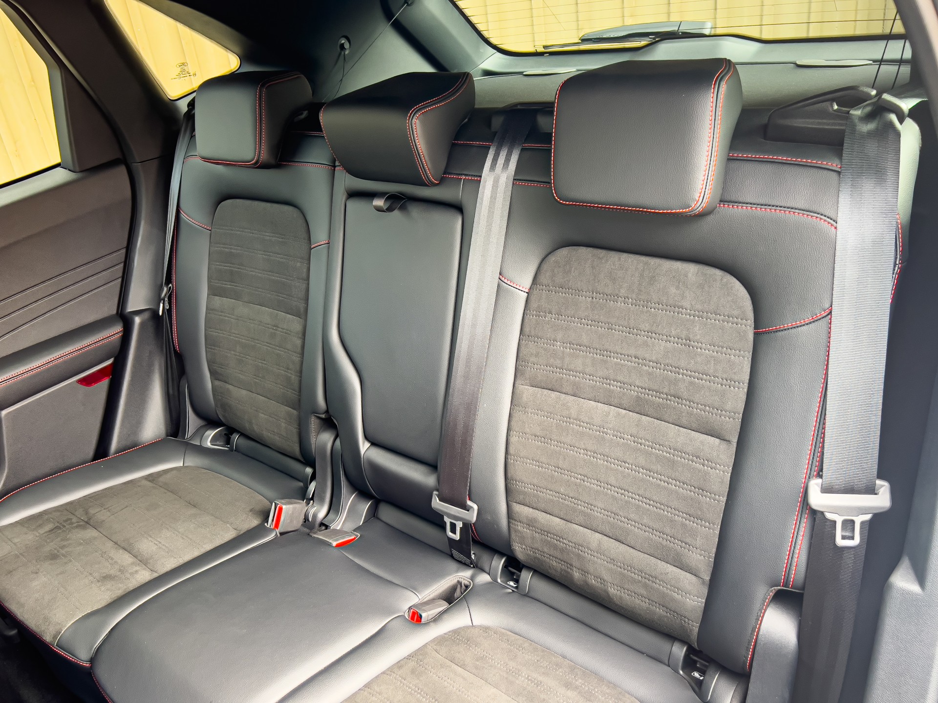 FORD Kuga 2.0 TDCi ST-Line 2WD Automat-image-9