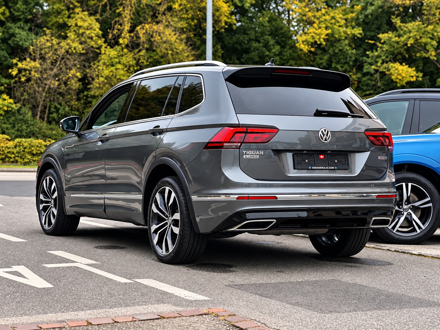 VW Tiguan Allspace 2.0TSI Highline 4Motion DSG R-Line-image-5