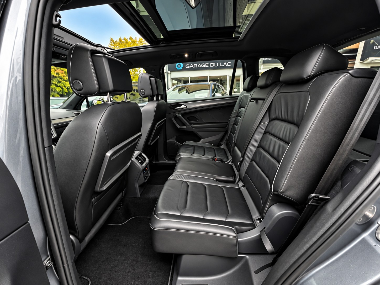 VW Tiguan Allspace 2.0TSI Highline 4Motion DSG R-Line-image-11