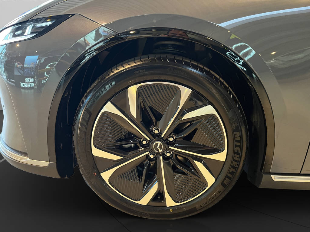 MAZDA 6e Takumi Plus Long Range-image-9