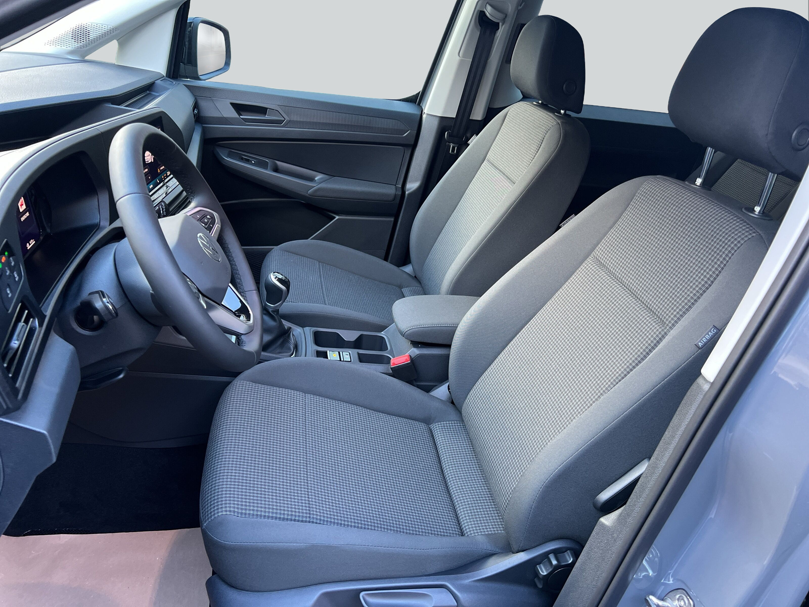 VW Caddy Maxi 2.0 TDI 4Motion-image-9