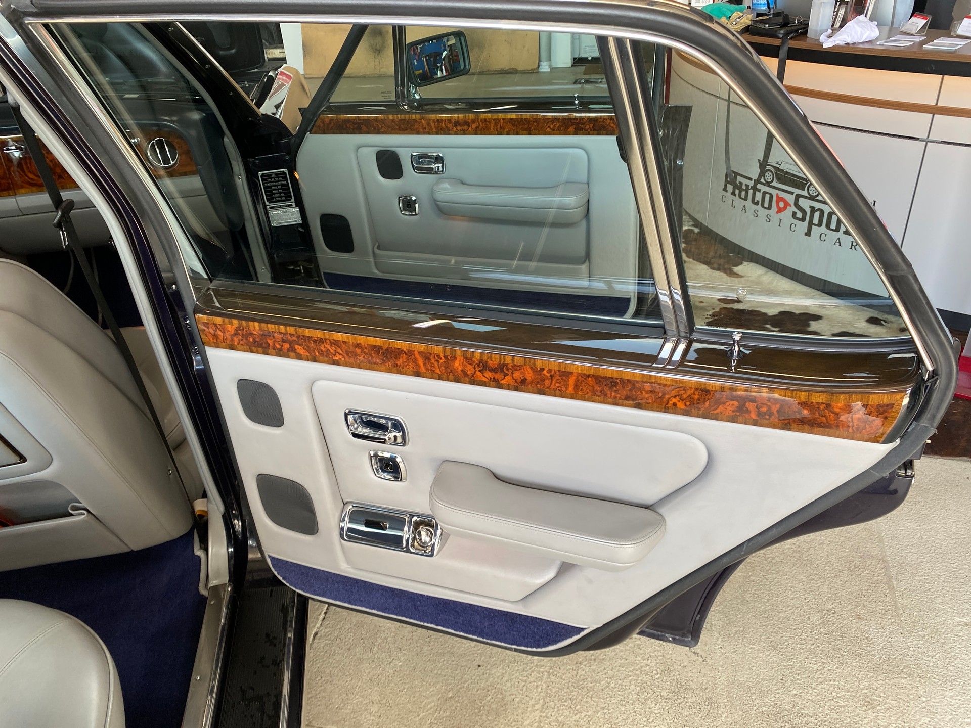 ROLLS-ROYCE Silver Spirit II . Véhicule CH - ( JOINTS DE CULASSE A PREVOIR )-image-23