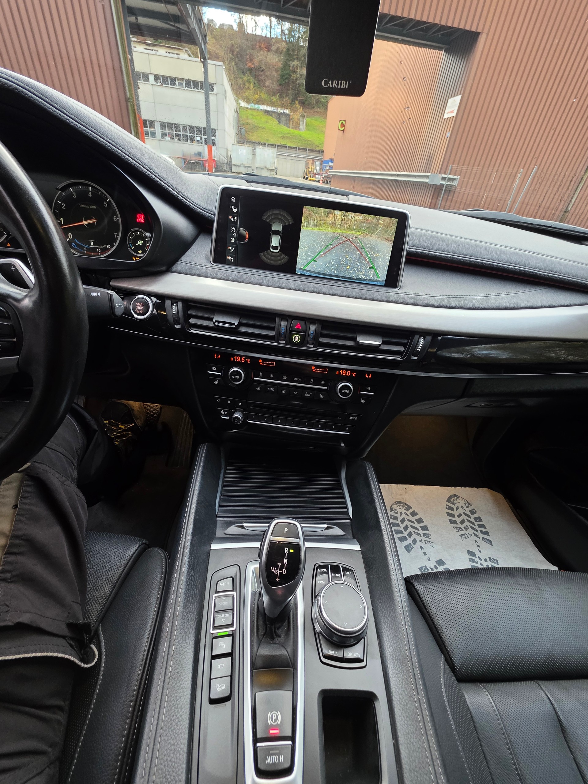 BMW X6 xDrive 50i Steptronic-image-14