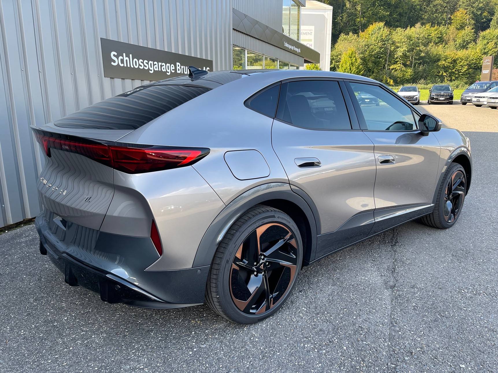 CUPRA Tavascan Type 9 77 kWh VZ Adrenaline-image-2