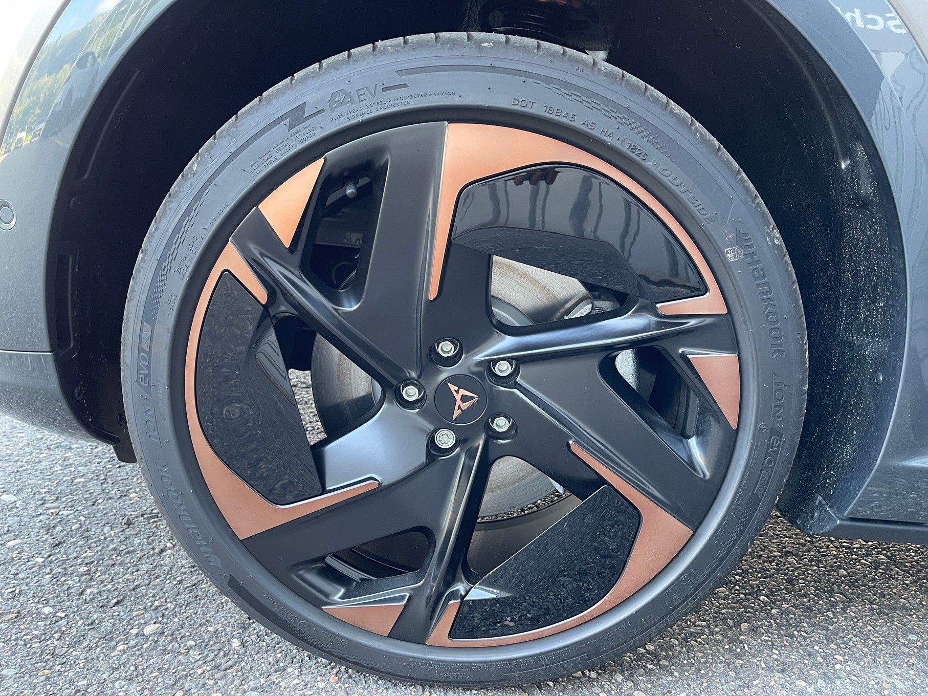 CUPRA Tavascan Type 9 77 kWh VZ Adrenaline-image-9