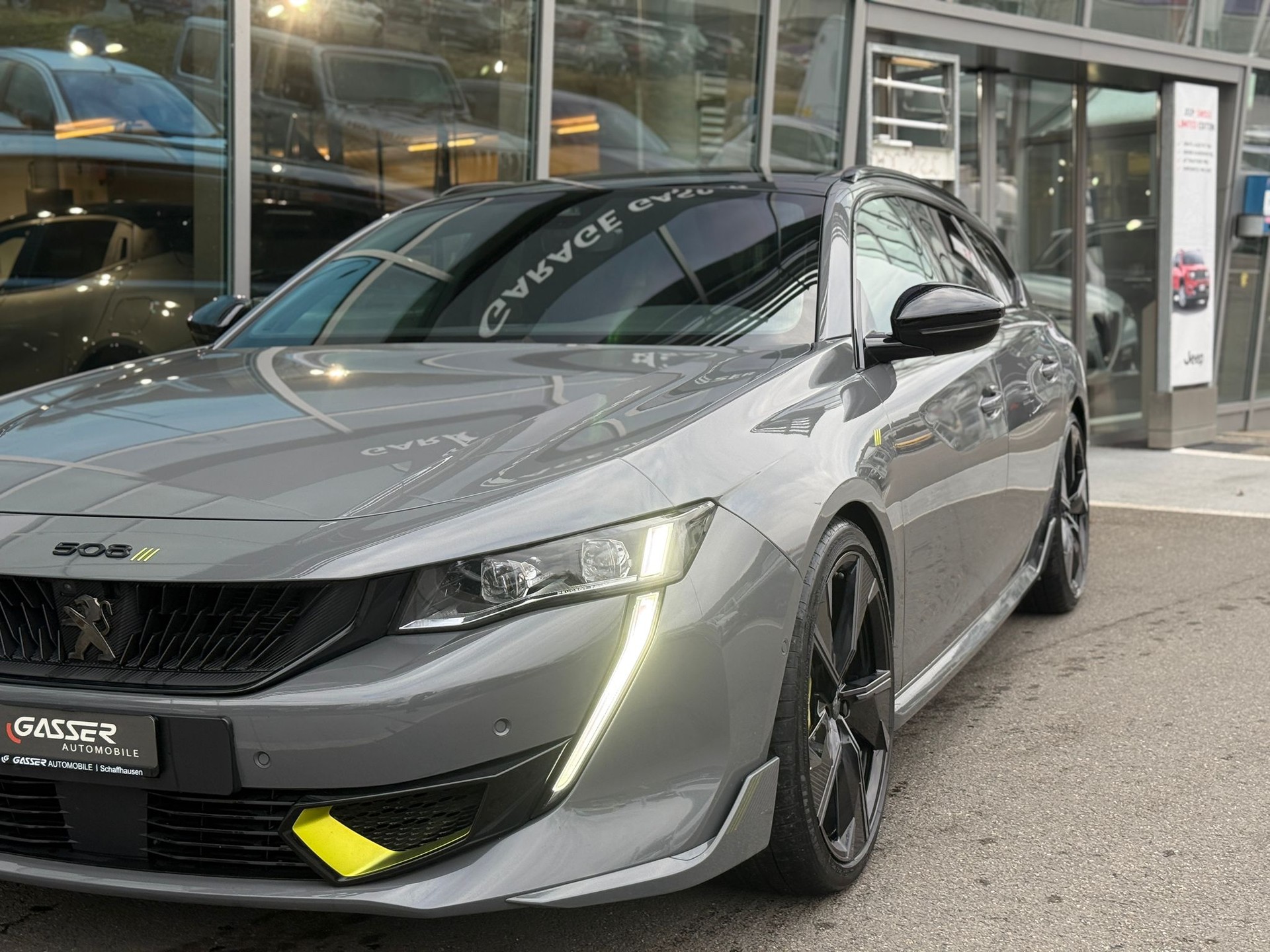 PEUGEOT 508 SW Hybrid4 360 e Sport Engineered-showroom-element-1