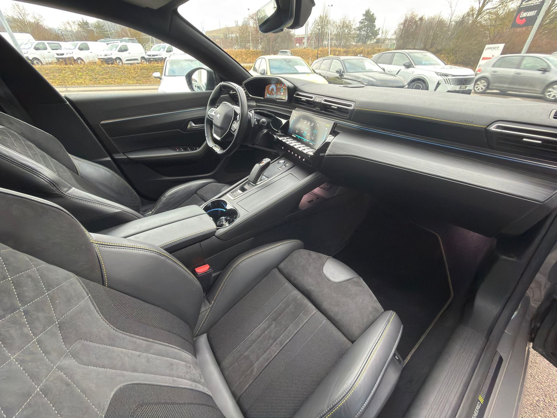 PEUGEOT 508 SW Hybrid4 360 e Sport Engineered-image-5