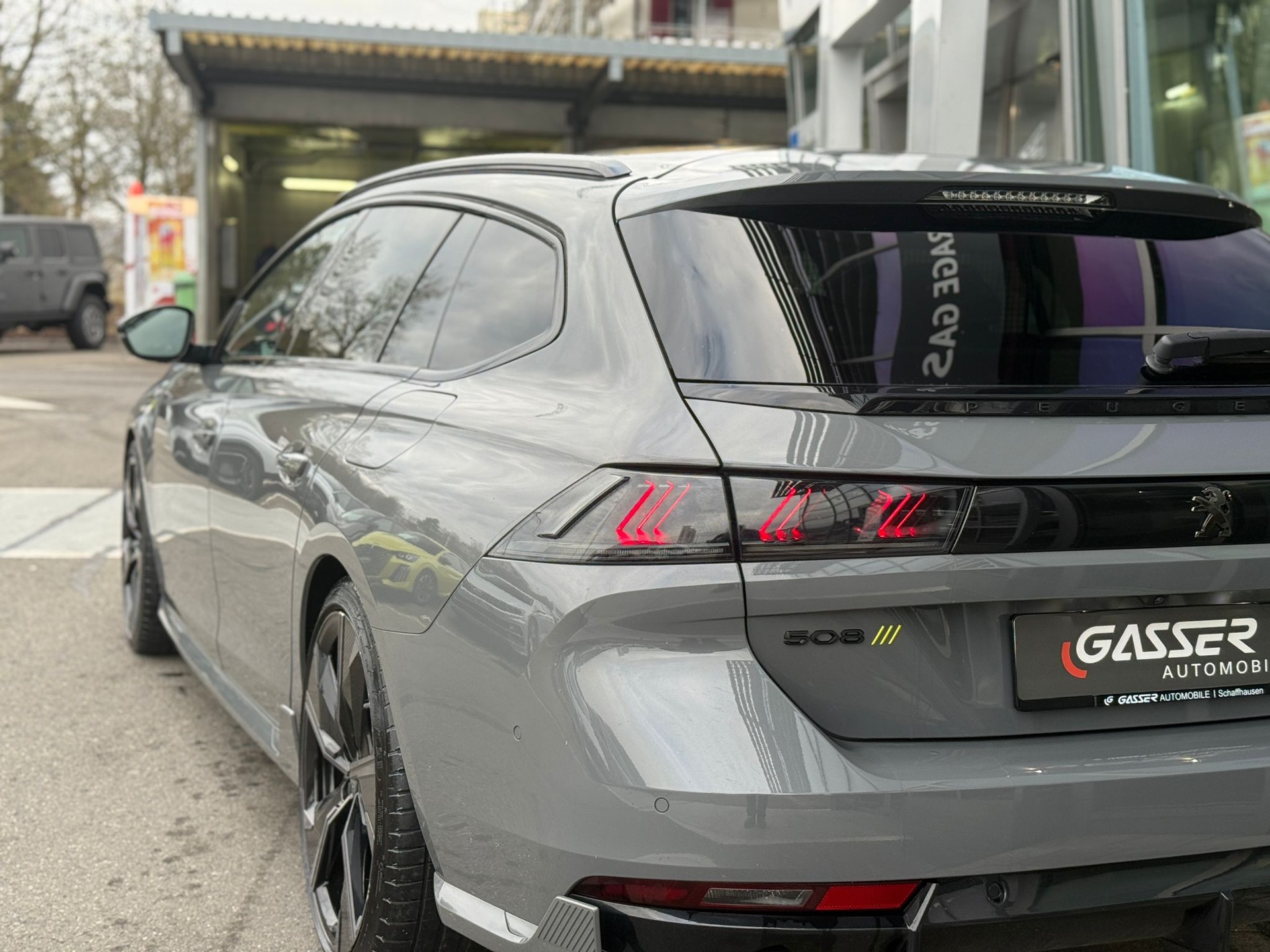 PEUGEOT 508 SW Hybrid4 360 e Sport Engineered-image-4