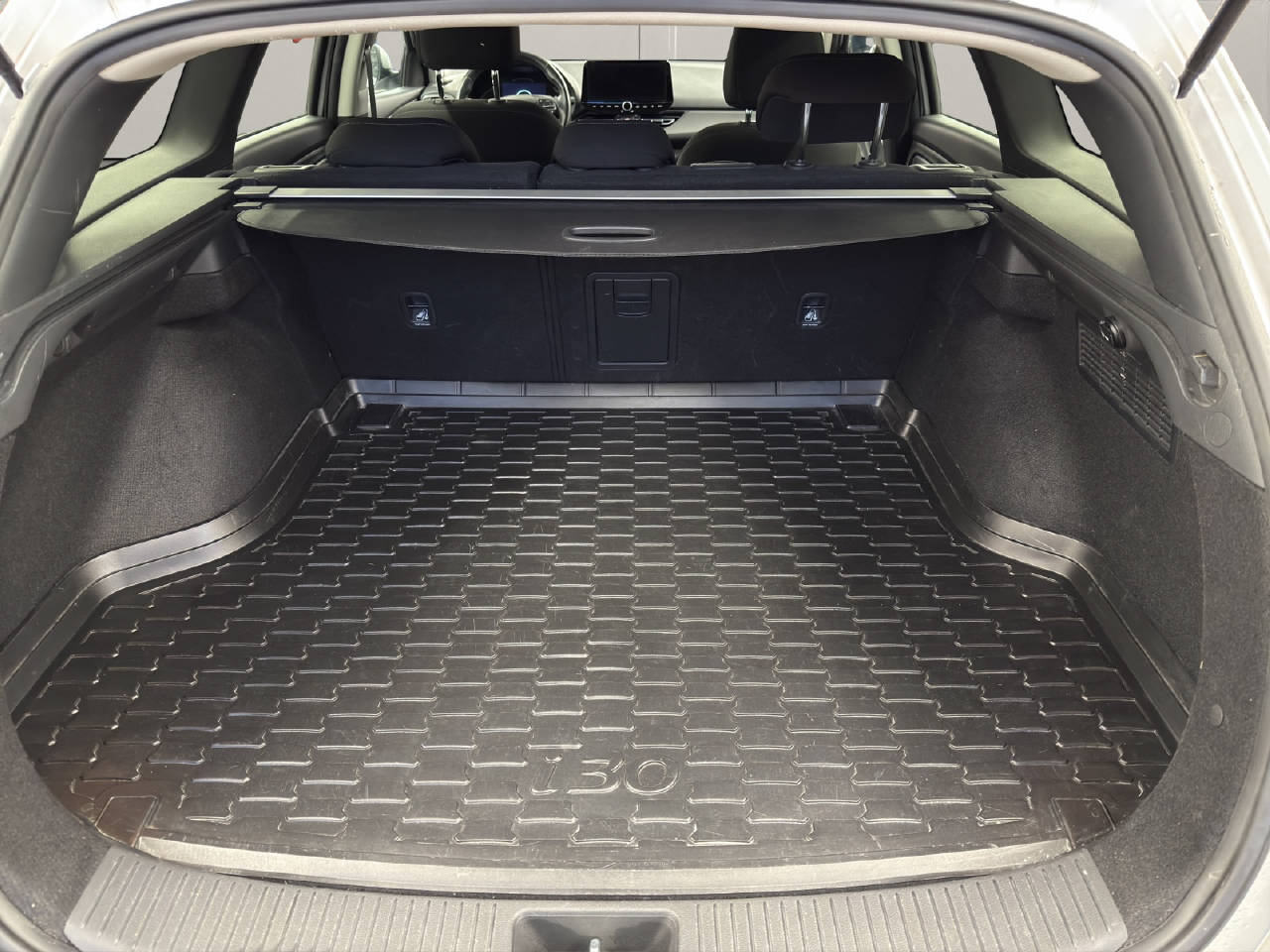 HYUNDAI i30 Wagon 1.5 T-GDi Amplia-image-11