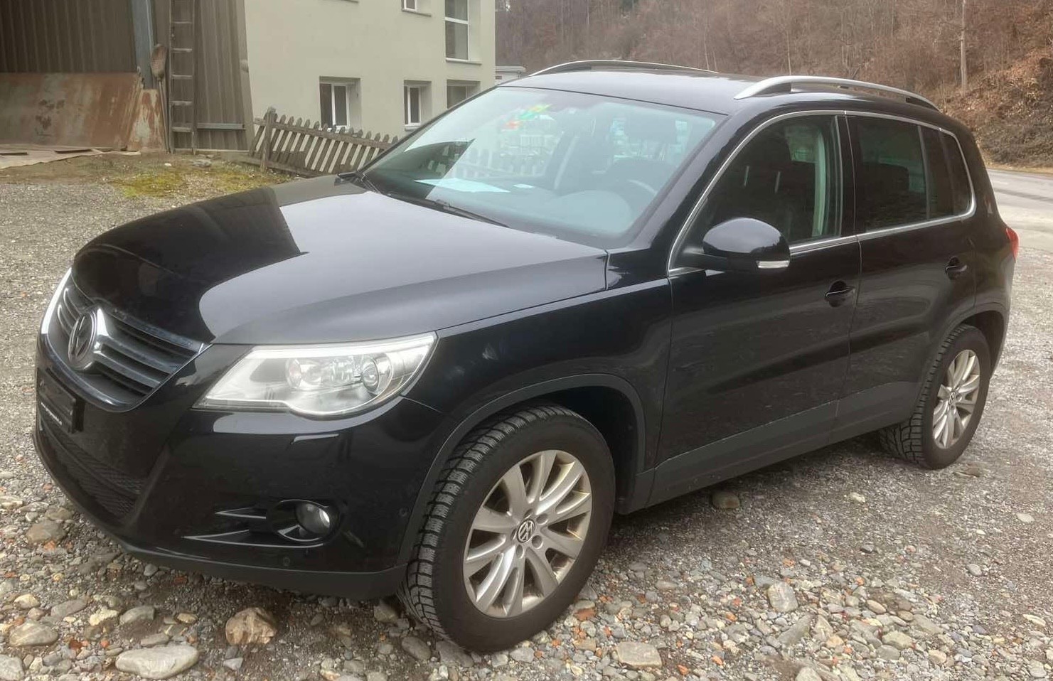 VW Tiguan 2.0 TSI-image-1