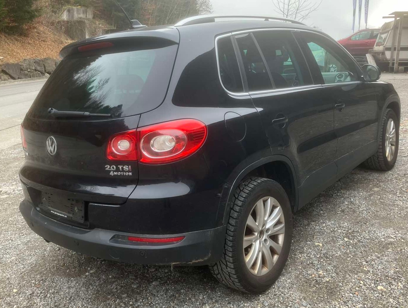 VW Tiguan 2.0 TSI-image-3