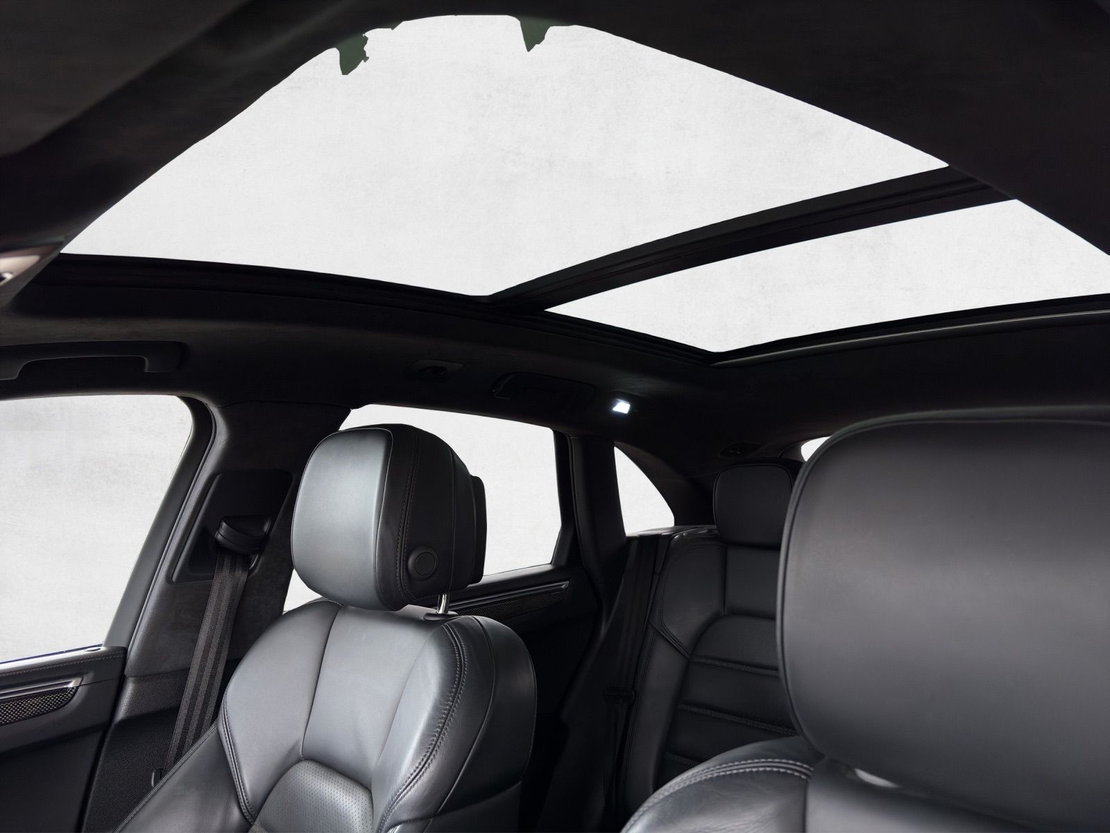 PORSCHE Macan Turbo PDK-image-18
