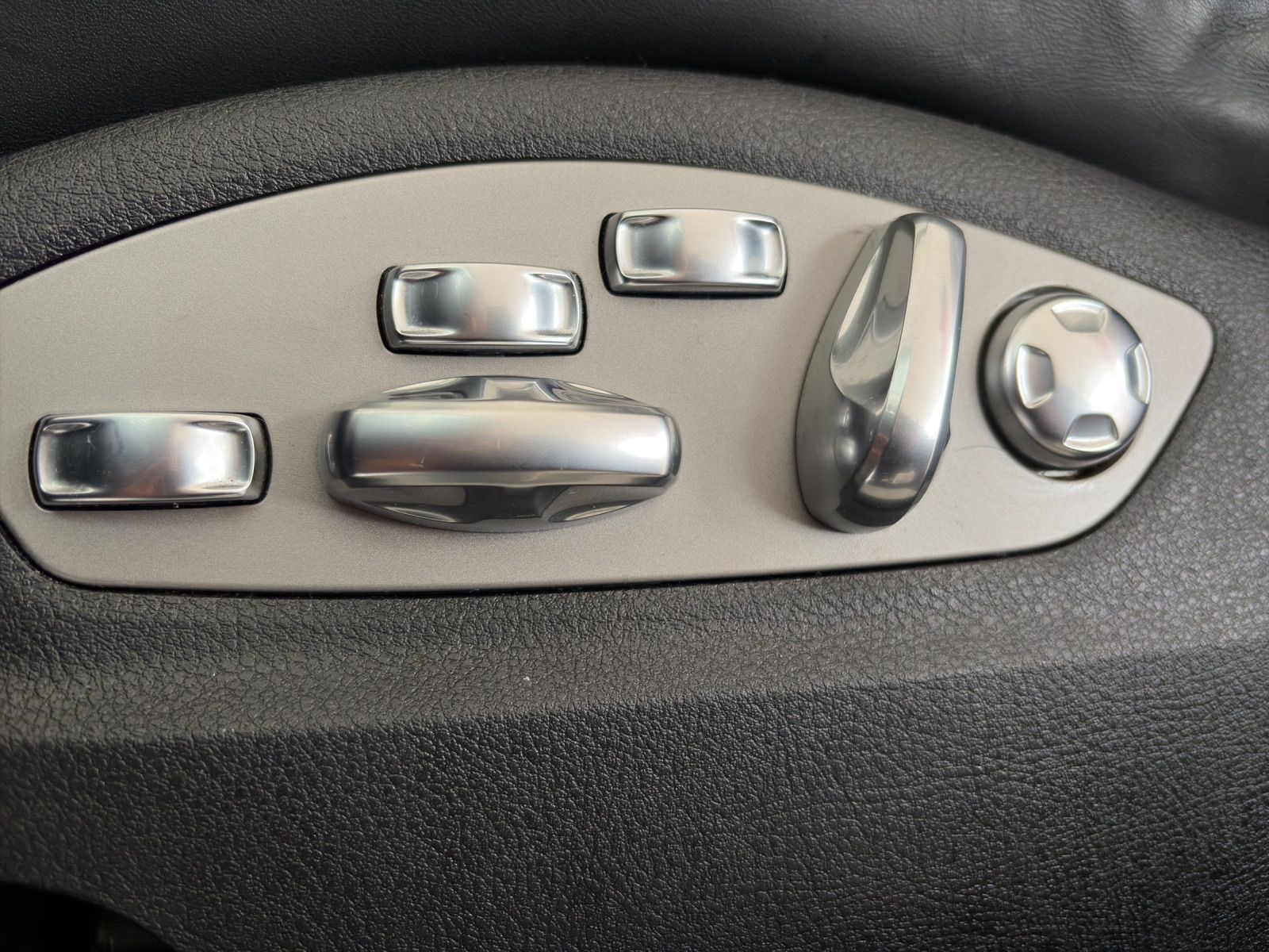 PORSCHE Macan Turbo PDK-image-23