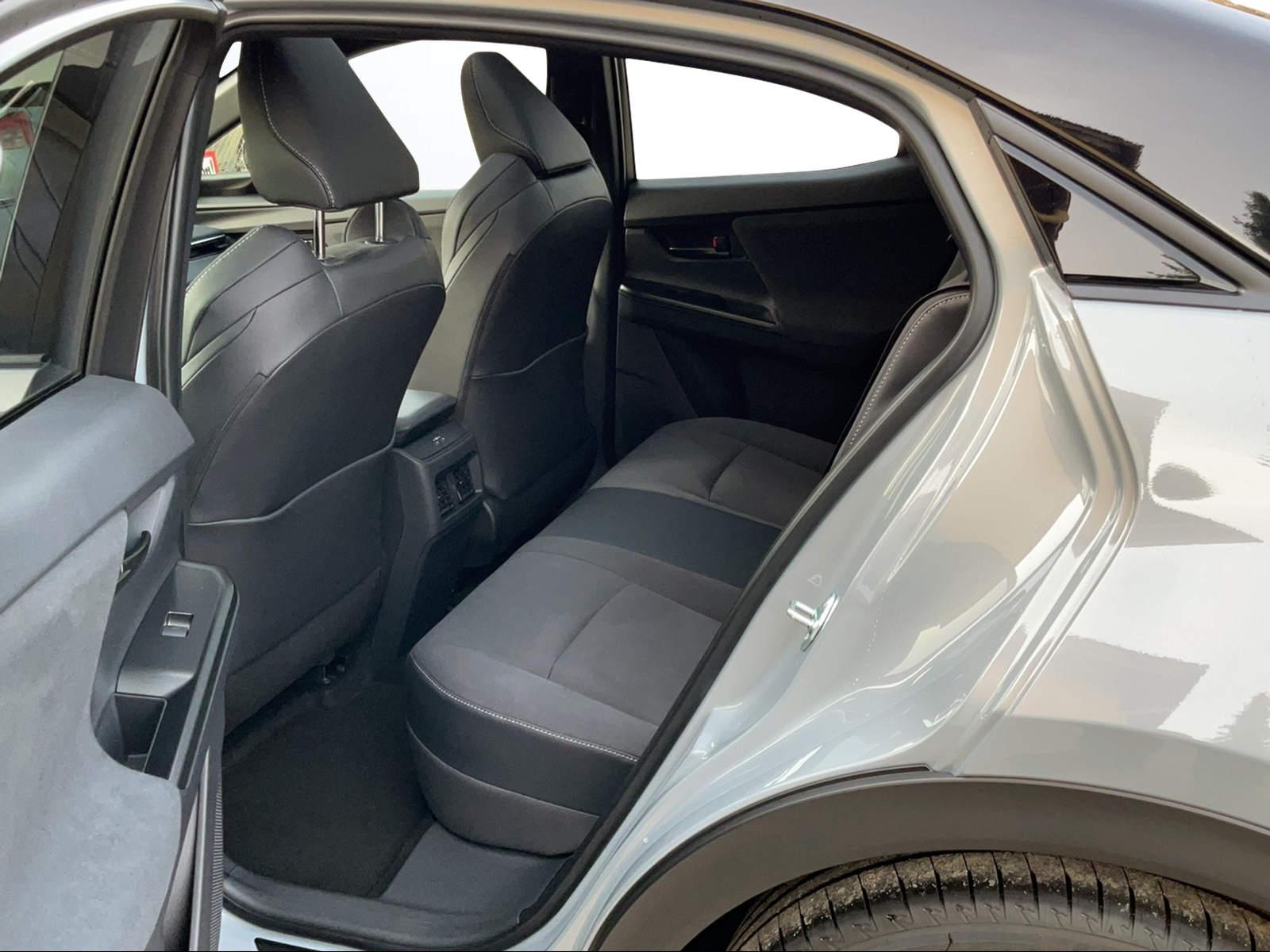 TOYOTA C-HR+ Premium AWD-image-13