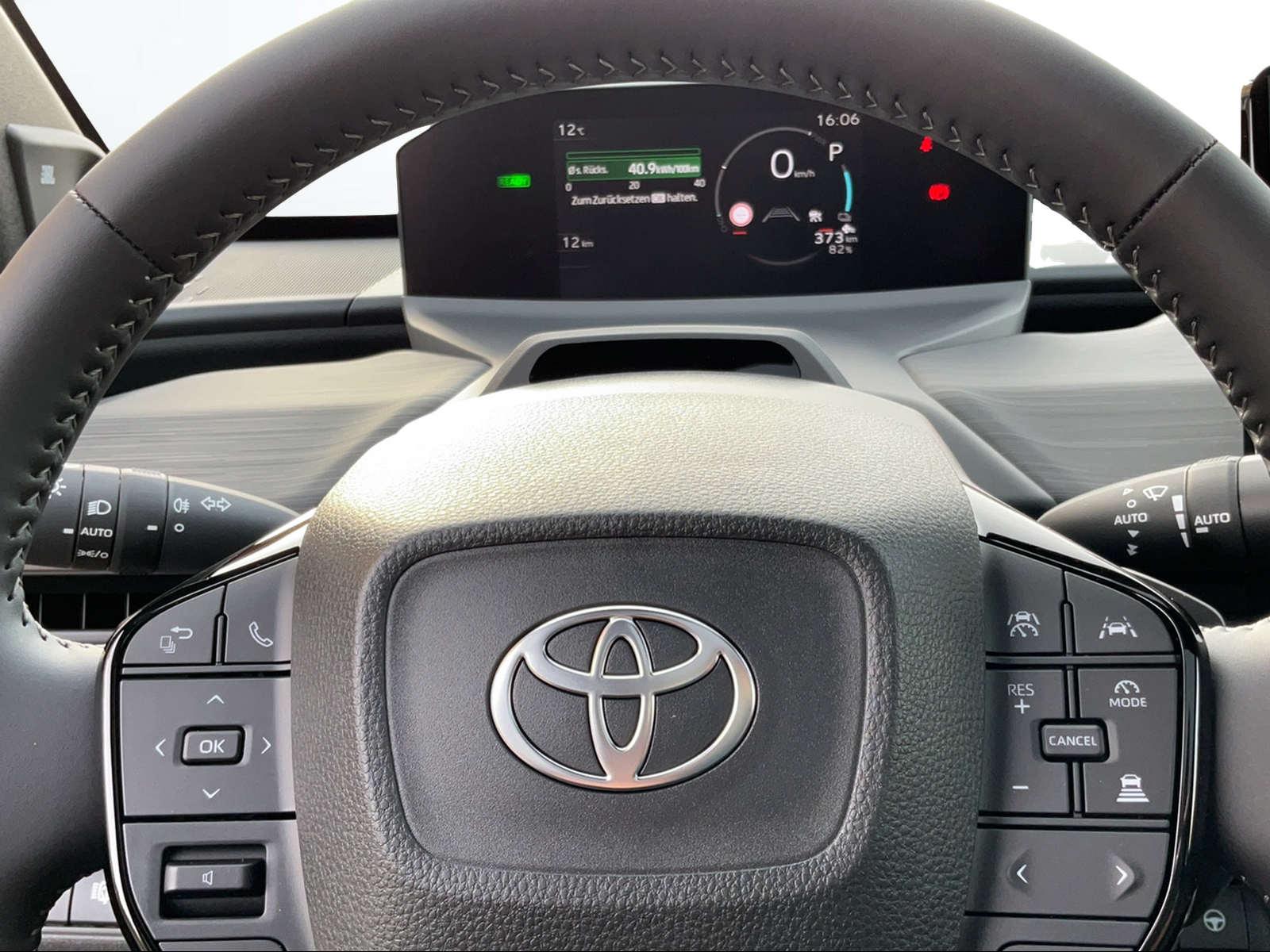 TOYOTA C-HR+ Premium AWD-image-6