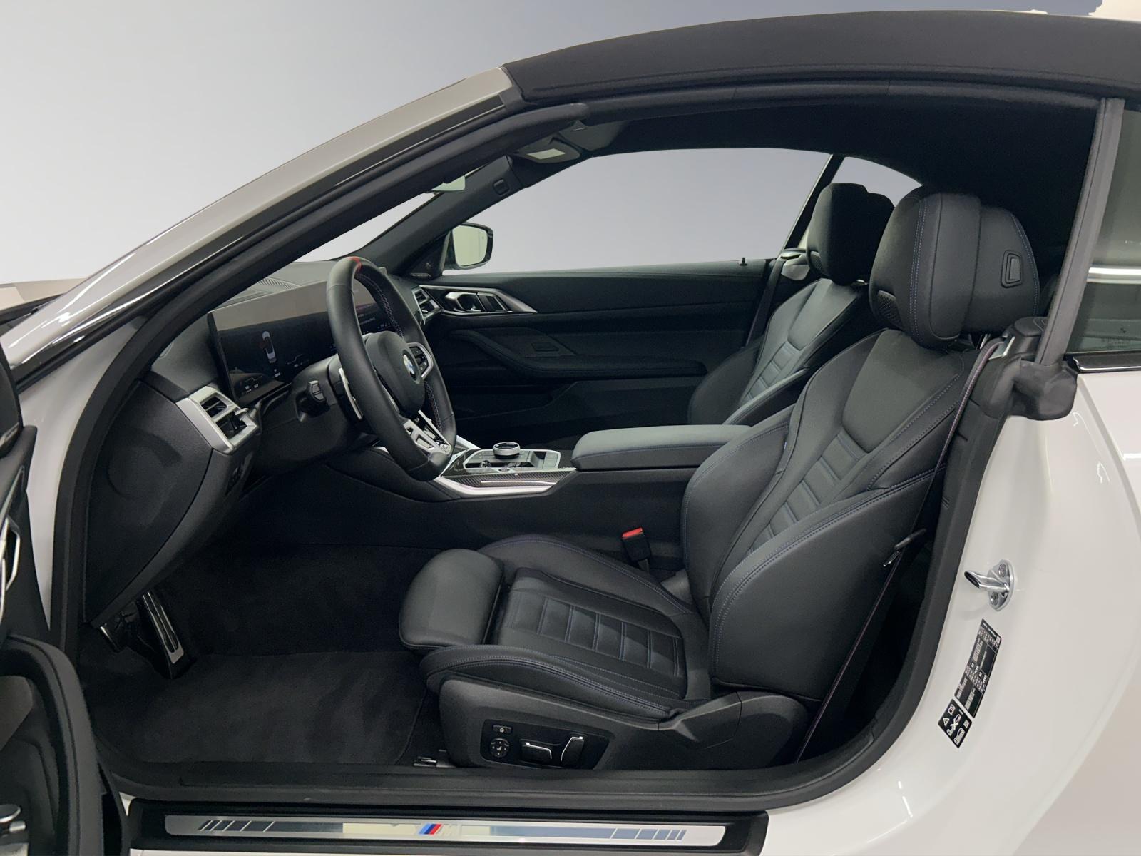 BMW M440i xDrive Cabrio-image-10