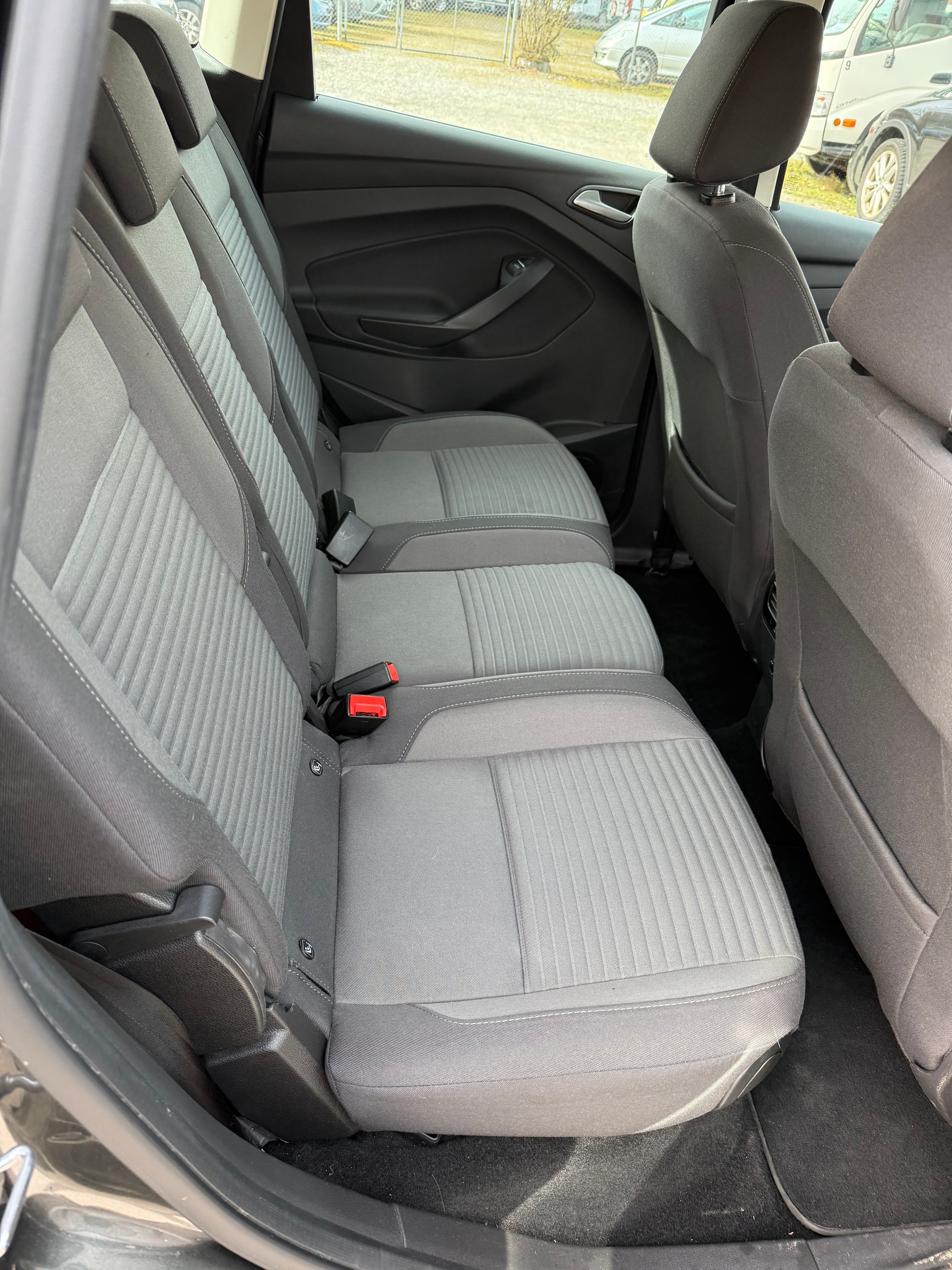 FORD C-Max 1.0 SCTi Titanium-image-4