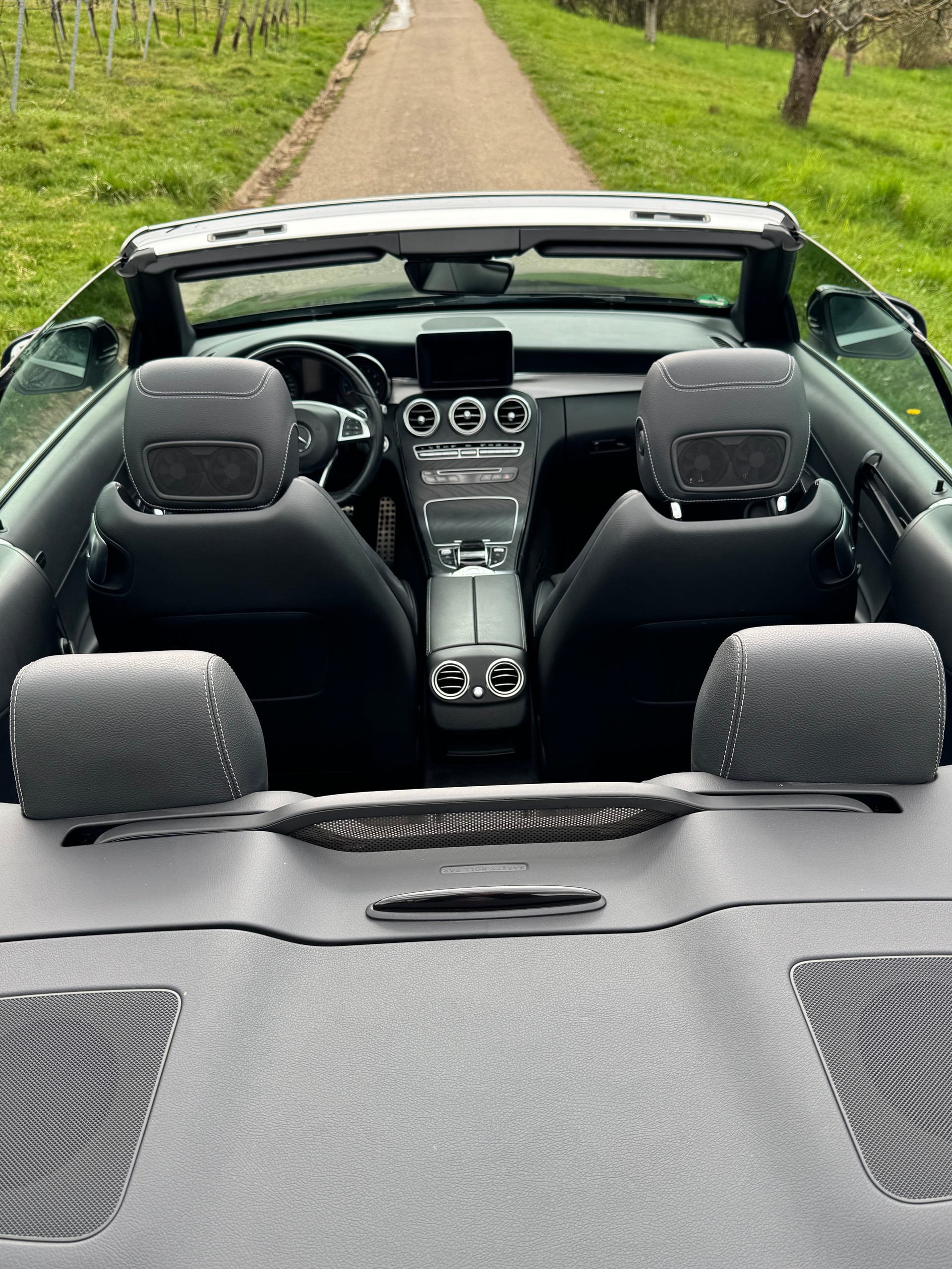 MERCEDES-BENZ C180 Cabriolet AMG Line-image-5