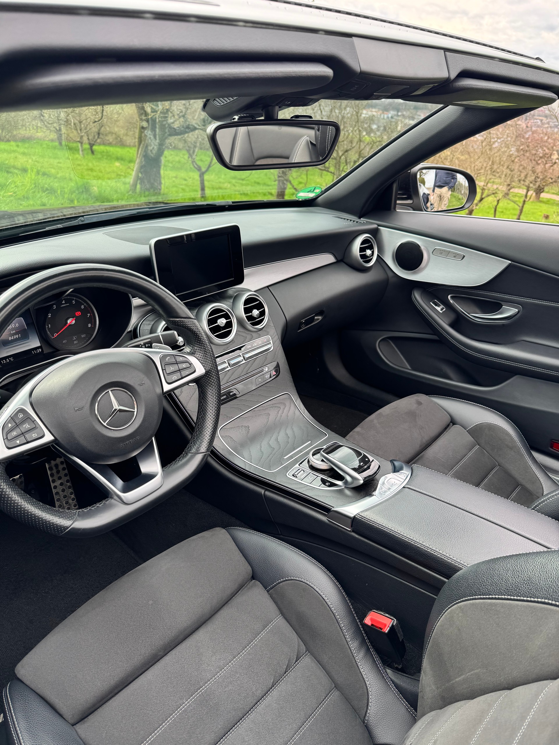MERCEDES-BENZ C180 Cabriolet AMG Line-image-4
