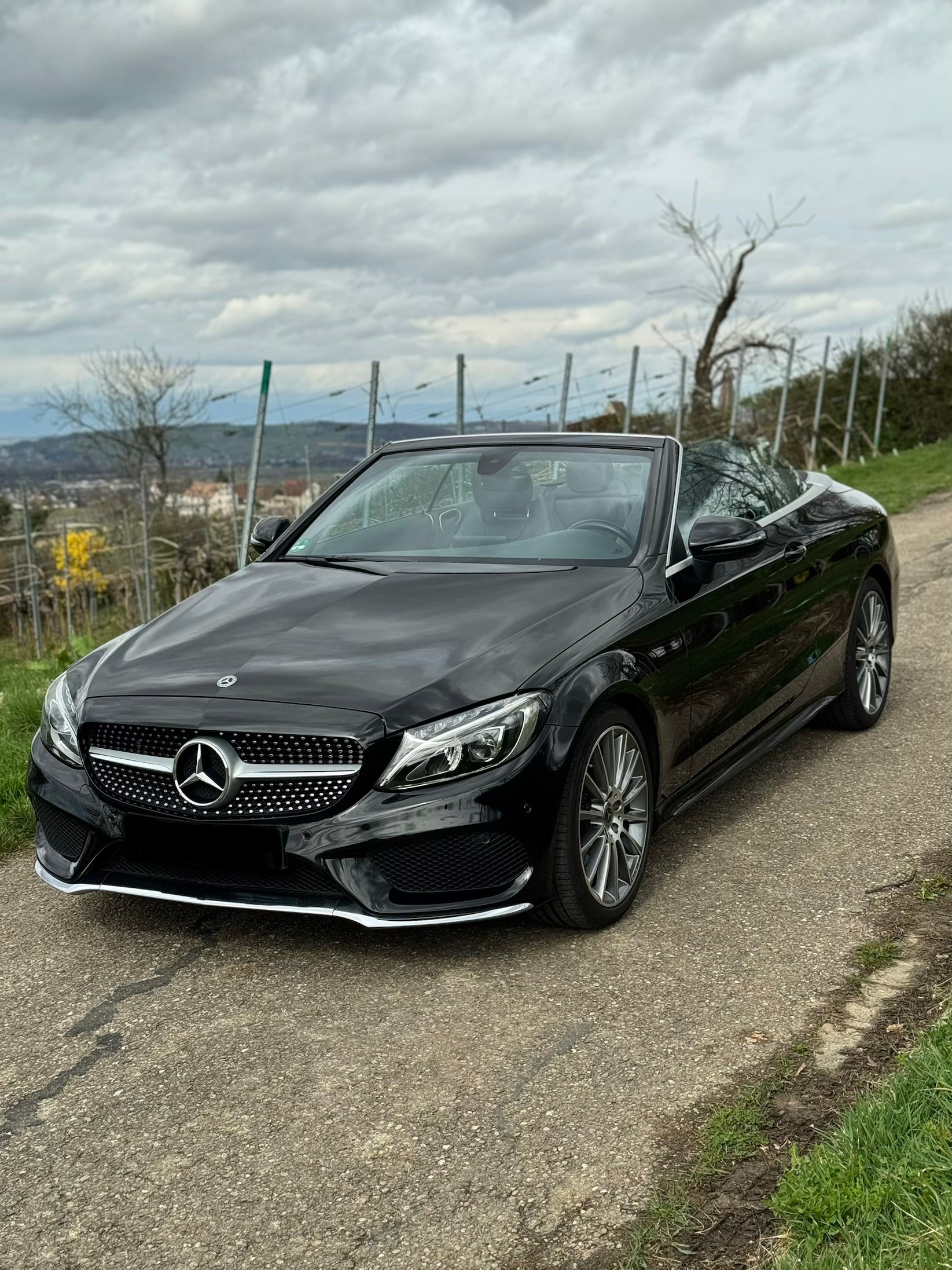 MERCEDES-BENZ C180 Cabriolet AMG Line-image-2