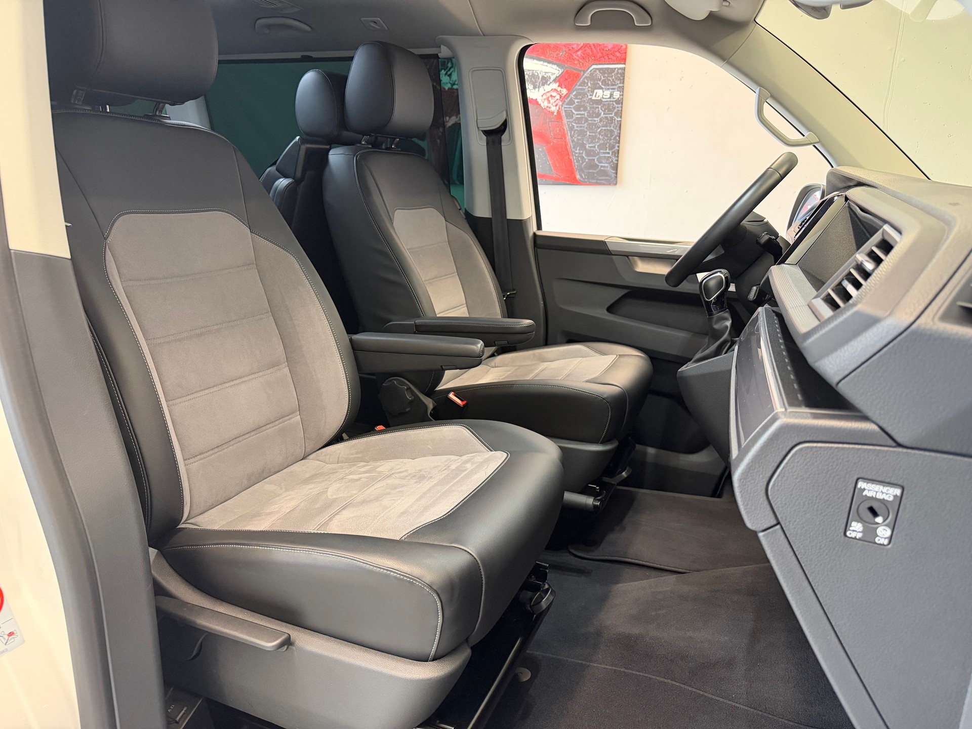 VW T6.1 Multivan 2.0 Bi-TDI Generation Six 4Motion DSG-image-18