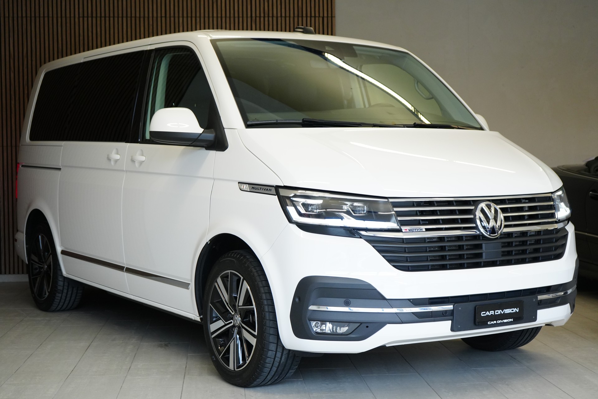 VW T6.1 Multivan 2.0 Bi-TDI Generation Six 4Motion DSG-image-4